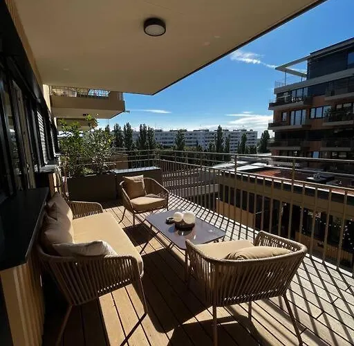 Cozy And Spacious In Διαμέρισμα *
