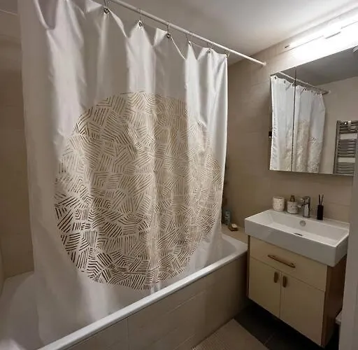 Cozy And Spacious In Βιέννη